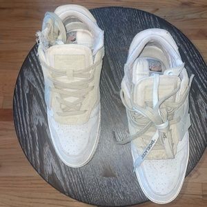 Off-white sneakers with box